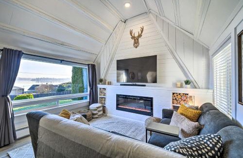 West Hills House | Puget Sound Cabin with Hot Tub and Water Views!