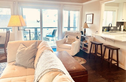 Port Ludlow House | Puget Sound Chic Romantic Cottage with Private Beach Access & Gated Entry
