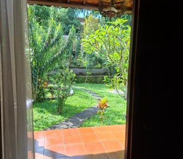 Pengosekan House | Puja Arsri Homestay