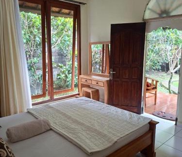 Pengosekan House | Puja Arsri Homestay