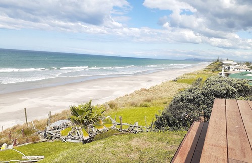 Pukehina Apartment | Pukehina Beach Studio with Balcony and Majestic views