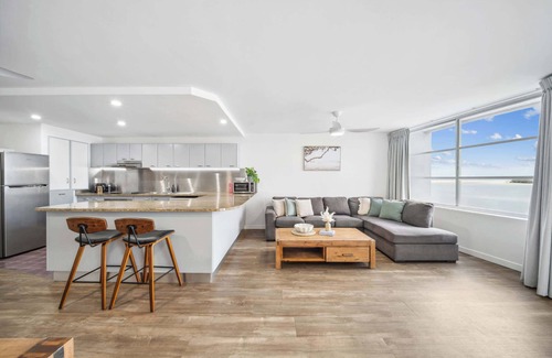 Caloundra Apartment | Pumicestone Passage Waterfront Escape