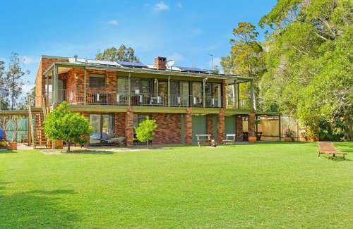Dunbogan House | Punt House - riverfront home with ramp access