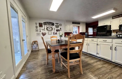 Kenova House | Pure Country Event Farm