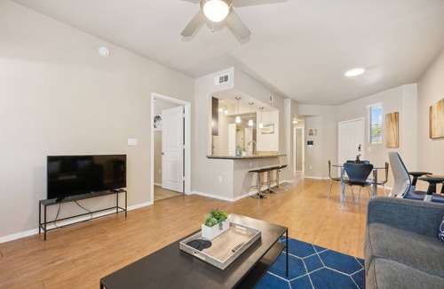 Fox Crossing Apartment | Pure Suites Chandler 2 Bed Pool Gym Spa EV
