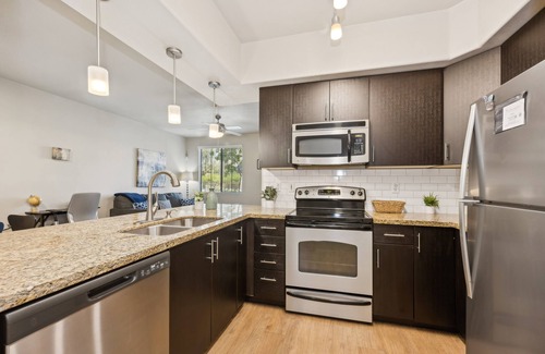 Fox Crossing Apartment | Pure Suites Chandler 2 Bed Pool Gym Spa EV
