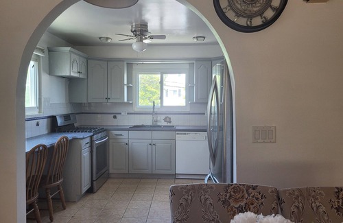 Northeast Yonkers House | PureHeart House, Spacious, Peaceful 3bdr House in Yonkers