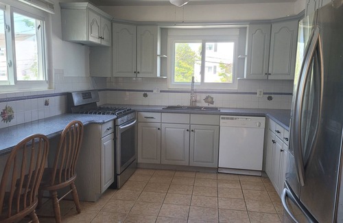 Northeast Yonkers House | PureHeart House, Spacious, Peaceful 3bdr House in Yonkers