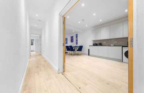 West Hendon Apartment | Purple Reignz - 3BR - close to LDN