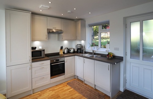 Marlow Apartment | Purpose built, comfortable, one bed apartment walking distance of Marlow