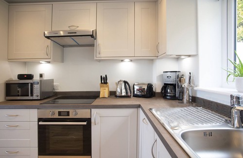 Marlow Apartment | Purpose built, comfortable, one bed apartment walking distance of Marlow