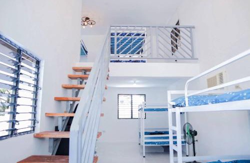 Jala-jala House | Puting Bakod- Vacation Home with Mountain & Lake View