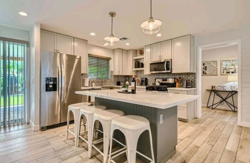 Peaceful Valley House | Putting Green Oasis 10-Min Walk OldTown Scottsdale