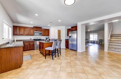 Copper Basin House | Putting Green, Pool & Spa: Home in Queen Creek!