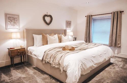 Magherafelt House | Pye Corner Cottage, by Solace Stays