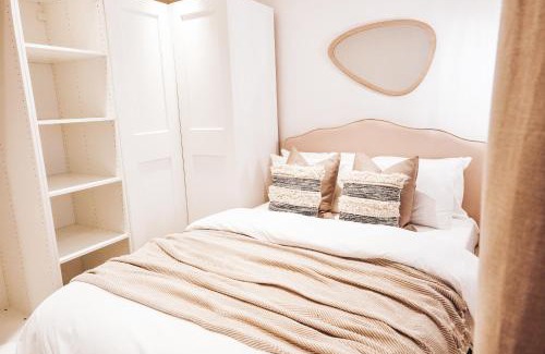 Magherafelt House | Pye Corner Cottage, by Solace Stays