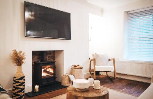 Magherafelt House | Pye Corner Cottage, by Solace Stays