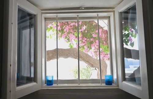 Episkopi Gonias Villa | Pyrgos 3-bed Villa, Sleeps 8, With Pool and Aircon