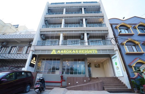 Puri Hotel | Q SAINA AAROKAN HEIGHTS