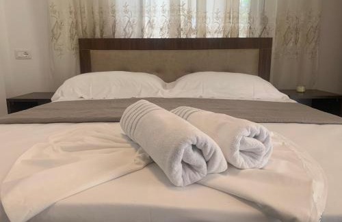 Qeparo Apartment | Qeparo View Rooms