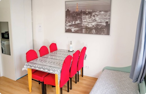 Les Stades Apartment | Qhome 3 - Cosy duplex between Paris and Disney*Private parking