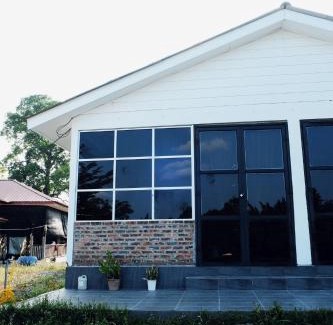 Kampung Laut Ski Chalet | Qimmy Riverside Guesthouse