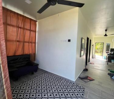 Kampung Laut Ski Chalet | Qimmy Riverside Guesthouse