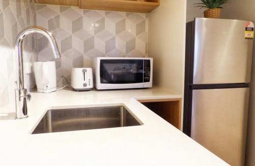 Fitzroy North Apartment | QPF409 - Cozy, Spacious Retreat in Prime Central Location