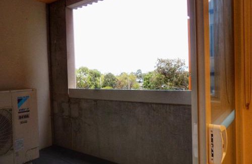 Fitzroy North Apartment | QPF409 - Cozy, Spacious Retreat in Prime Central Location