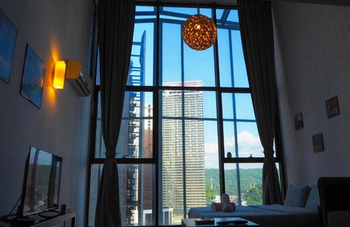 Damansara Perdana Hotel | QRAC DELUXE SUITE @ PETALING JAYA