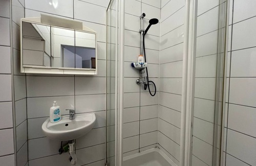 Simmering Apartment | Quaint 1BR in Simmering -Well-suited for Longstays