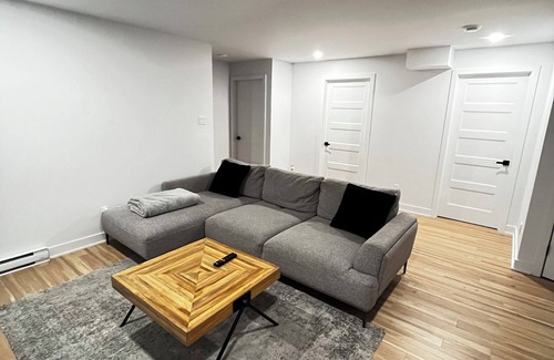 Bedford Apartment | Quaint 2-bedroom apartment with WiFi in charming Bedford