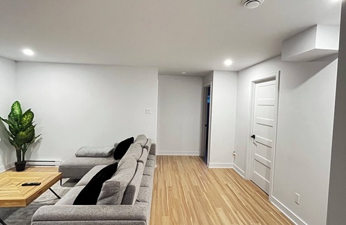 Bedford Apartment | Quaint 2-bedroom apartment with WiFi in charming Bedford