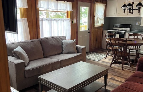Arbor Vitae Cabin | Quaint 2 bedroom cabin overlooking Brandy Lake in beautiful Minocqua/Woodruff.