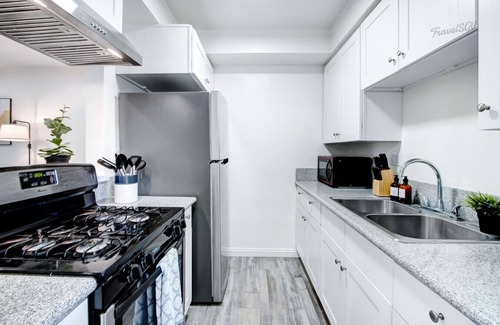Monterey Park Apartment | Quaint 2BR Home + Parking + Near DTLA #TravelSGV
