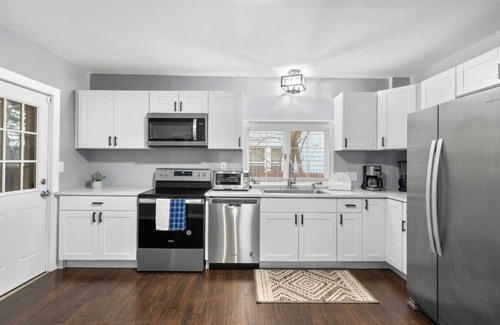 Pine Point House | Quaint 3 Bedroom Home