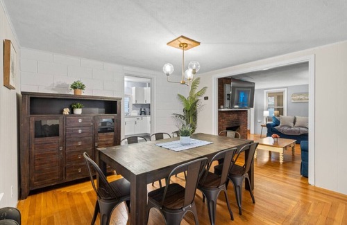 Pine Point House | Quaint 3 Bedroom Home