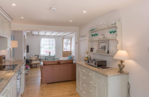 Arundel Cottage | Quaint and charming cottage in Arundel