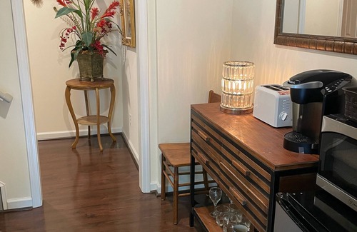 Clarkdale House | Quaint and Tranquil- Ideal for business consultants or visitors for KSU games.