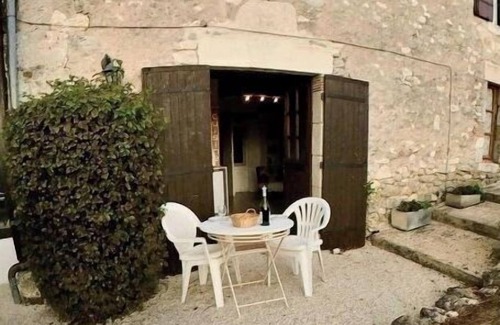 Saint-Eutrope-de-Born House | Quaint apartment in a quiet rural location