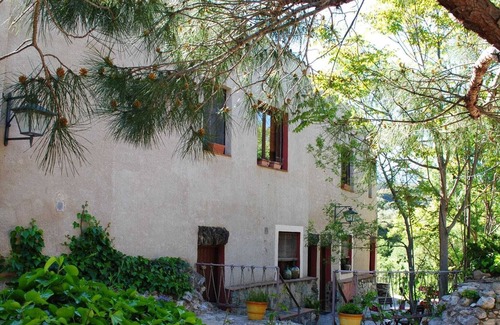Cornudella de Montsant Cottage | Quaint Cottage in Costa Dorada with Swimming Pool