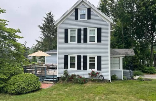 Cohasset House | Quaint colonial with short walk to Harbor and Restaurants