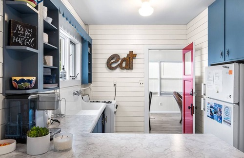 Eureka House | Quaint cottage on west end of beautiful Green Lake WI