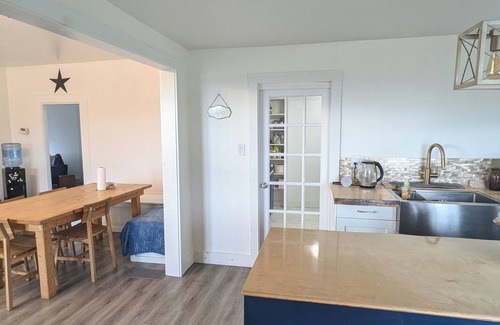 Yarmouth County Other | Quaint Farmhouse on 10 acres. Lake access and pet friendly.