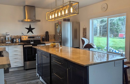 Yarmouth County Other | Quaint Farmhouse on 10 acres. Lake access and pet friendly.