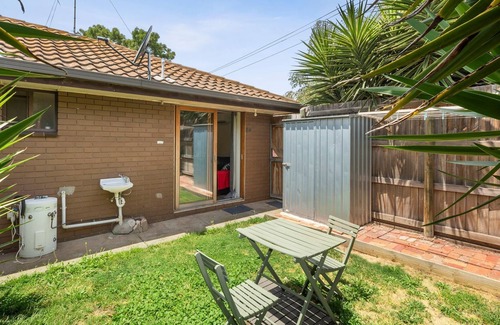 Norlane Apartment | Quaint & Fully Functional 1BR Retreat