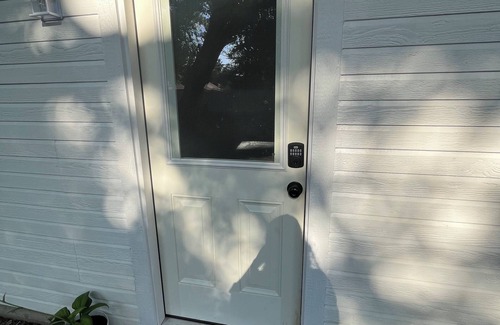 Haltom City Apartment | Quaint Guest Suite Pet-Friendly Central Location DFW Large Yard 2BR/1BA