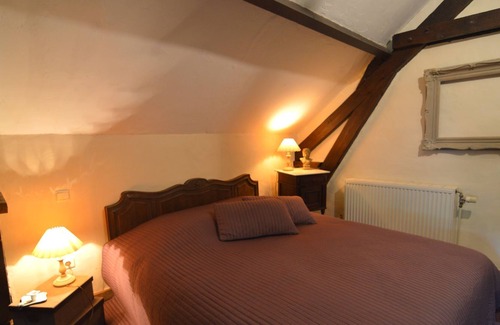 Bievre House | Quaint Holiday Home in Bièvre with Terrace