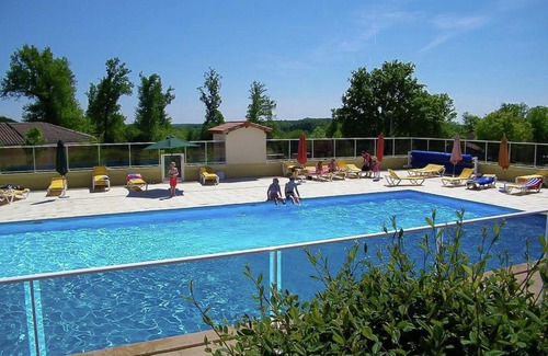Ecuras House | Quaint Holiday Home in Écuras with Garden