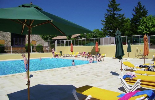 Ecuras House | Quaint Holiday Home in Écuras with Garden